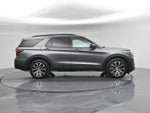 2025 Explorer Thumbnail 31