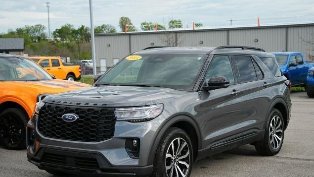 2025 Ford Explorer ST-Line