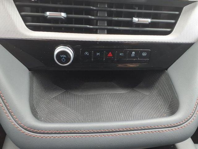 2025 Ford Explorer - $38,780