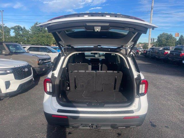 2025 Ford Explorer - $34,995