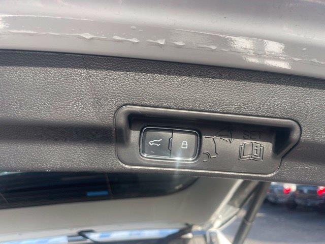 2025 Ford Explorer - $34,995