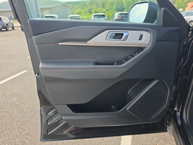 2025 Ford Explorer - $38,000