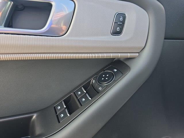 2025 Ford Explorer - $38,000