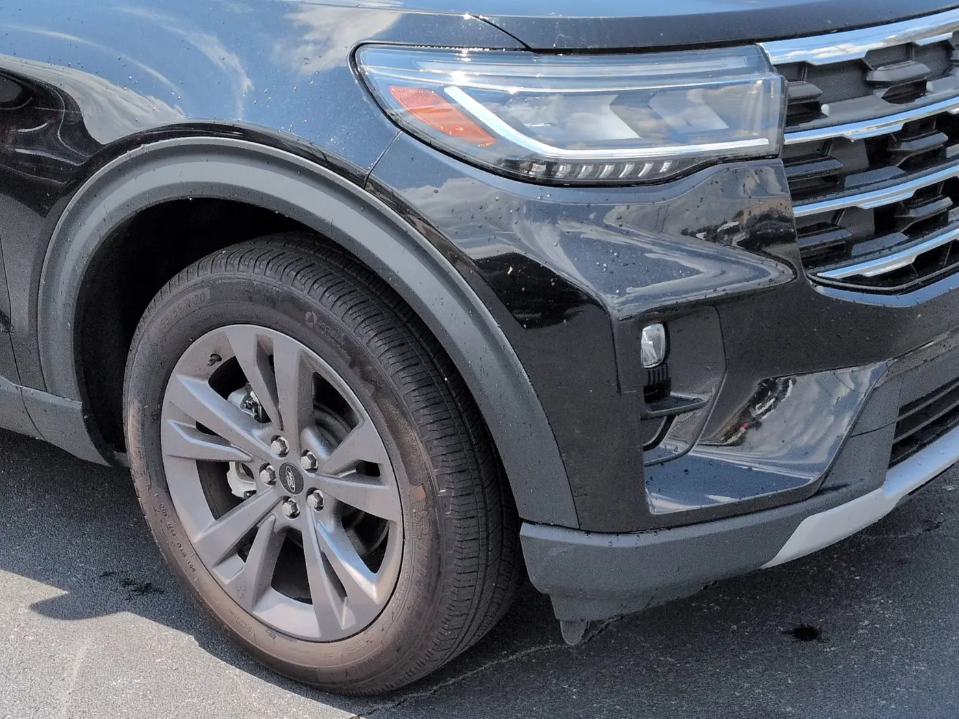 2025 Ford Explorer - $35,995