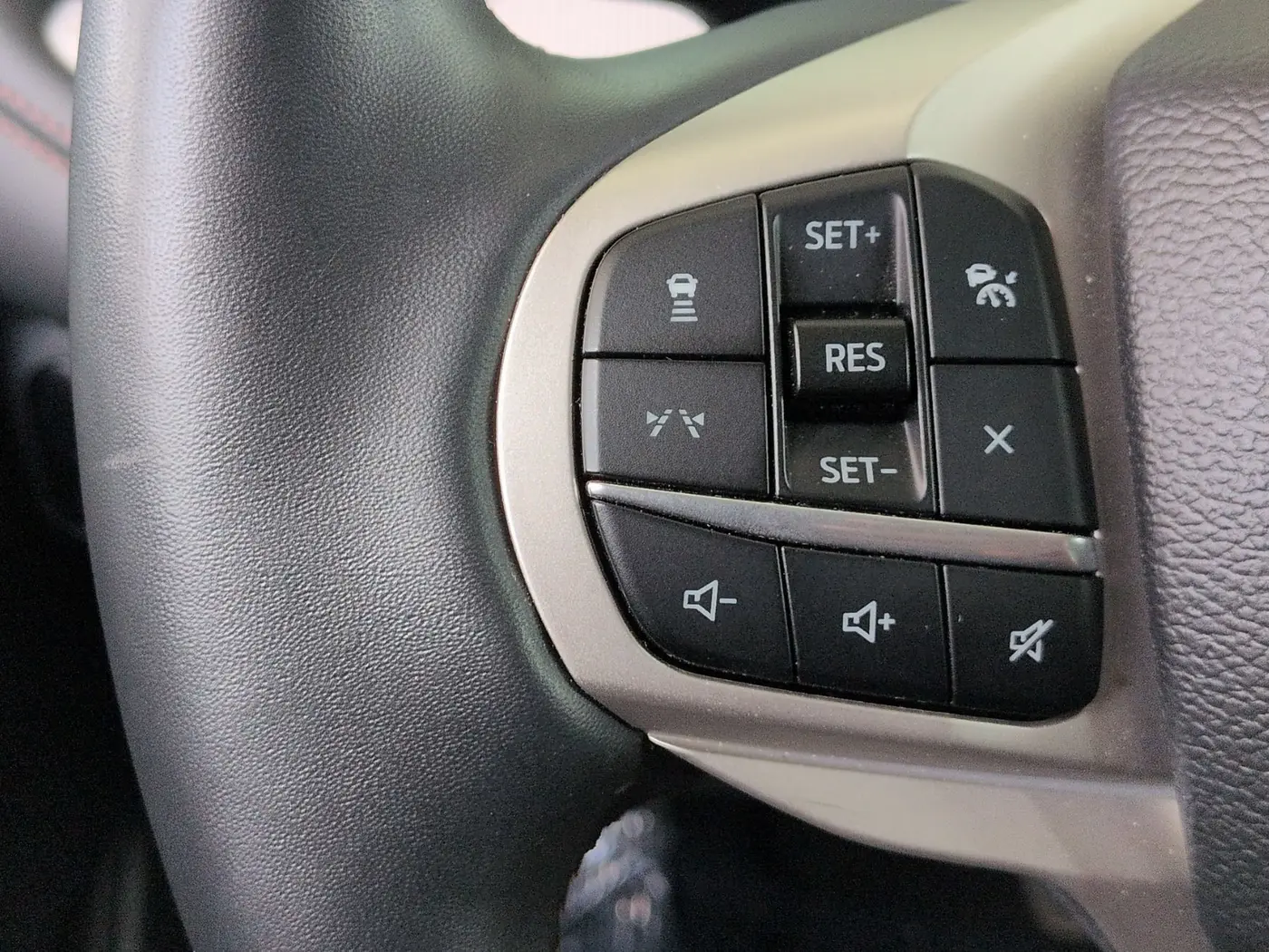 2025 Ford Explorer - $35,995