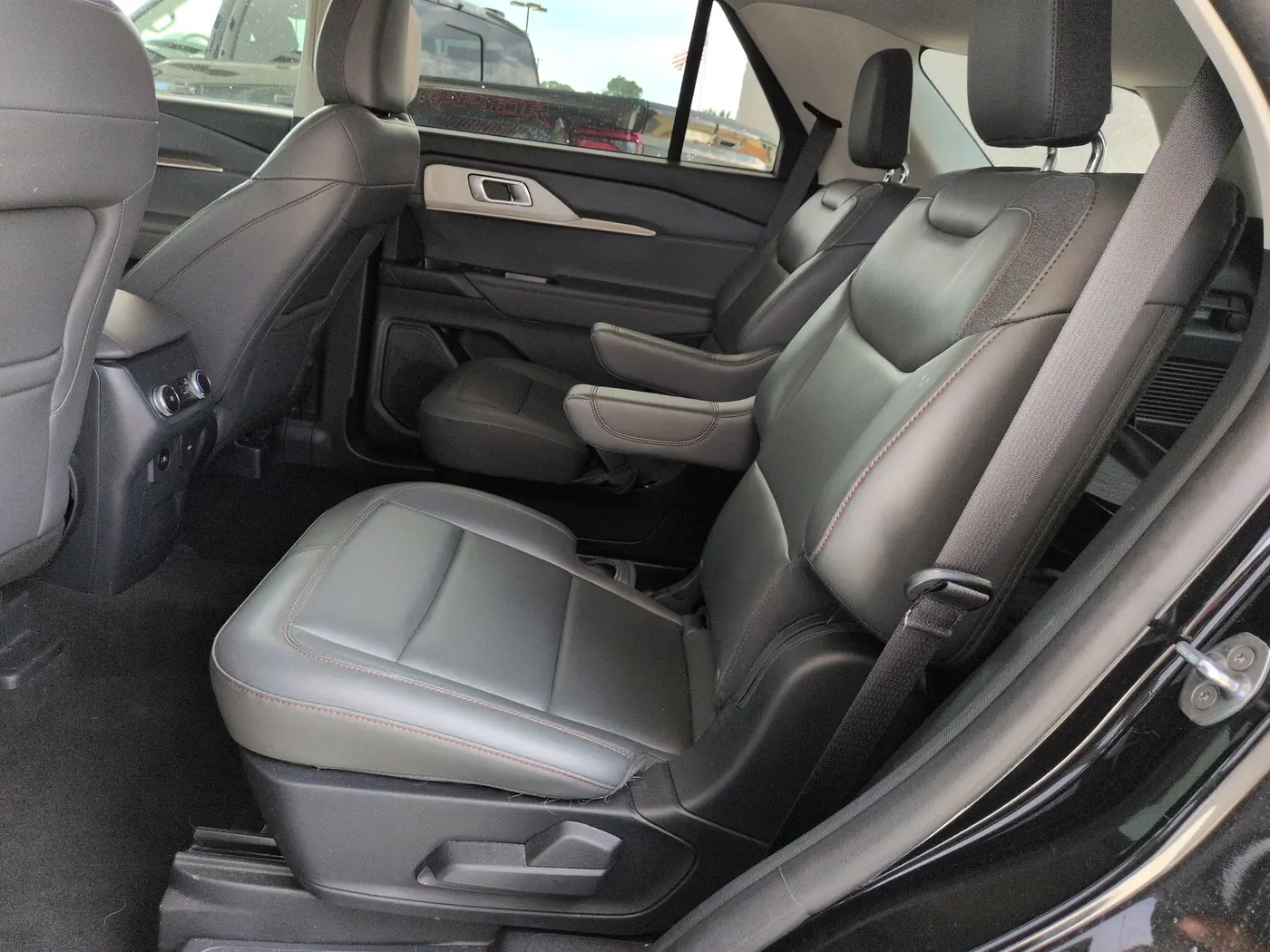2025 Ford Explorer - $35,995