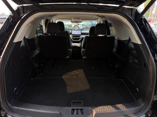 2025 Ford Explorer - $33,792