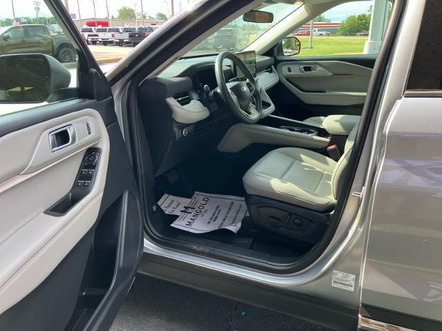 2025 Ford Explorer - $40,992