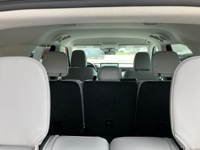 2025 Ford Explorer - $40,992