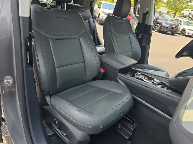 2025 Ford Explorer - $34,980