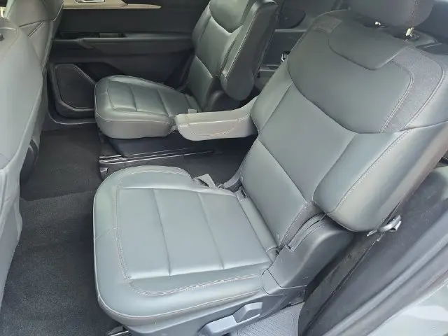 2025 Ford Explorer - $34,980