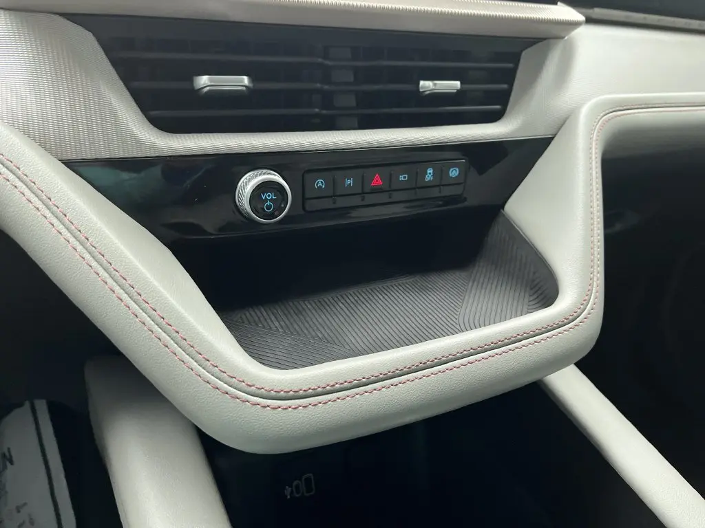 2026 Ford Explorer - $40,900