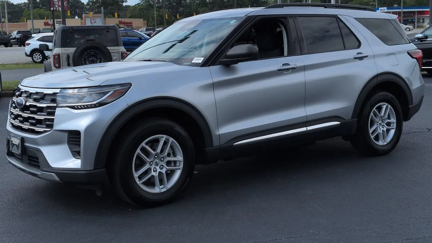 2025 Ford Explorer Active