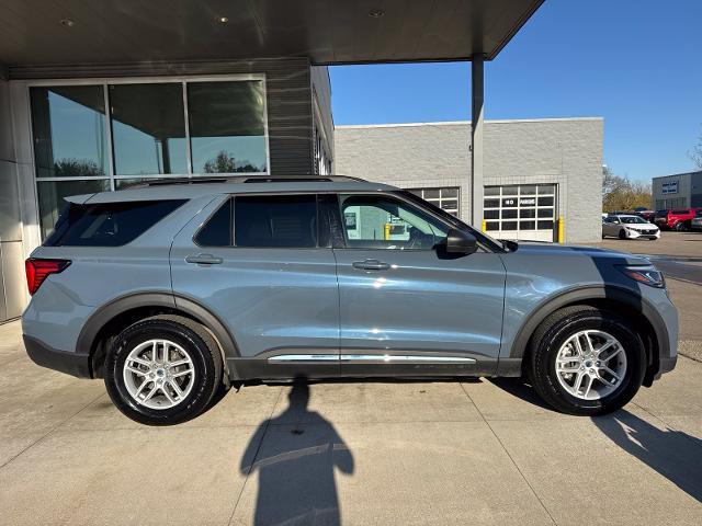 2025 Ford Explorer - $31,700