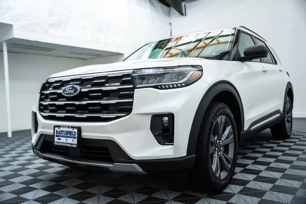 2025 Ford Explorer - $34,000