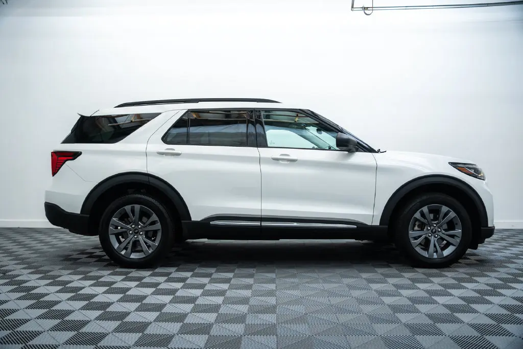 2025 Ford Explorer - $34,000