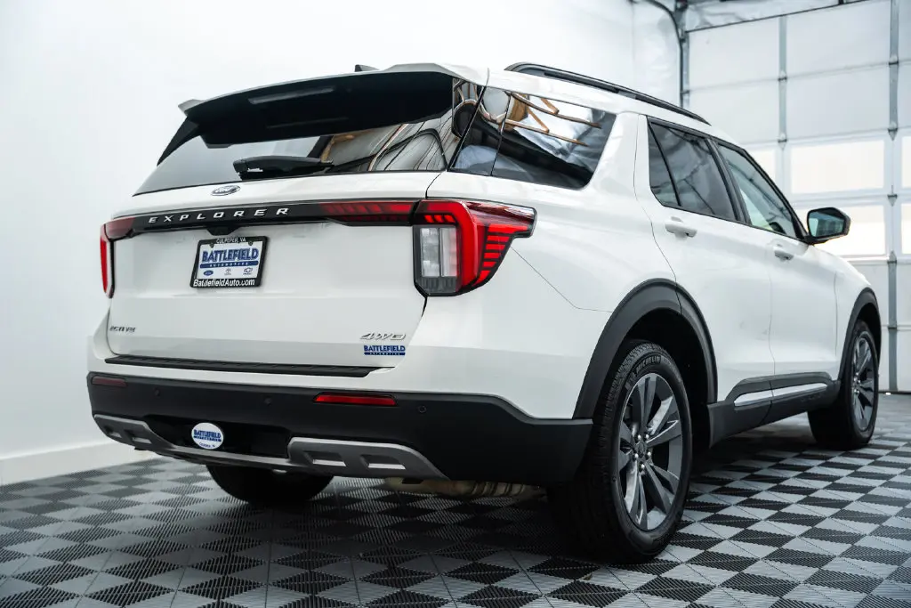 2025 Ford Explorer - $34,000