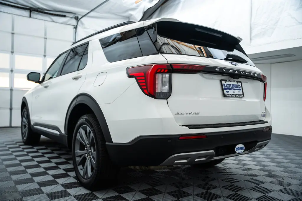2025 Ford Explorer - $34,000