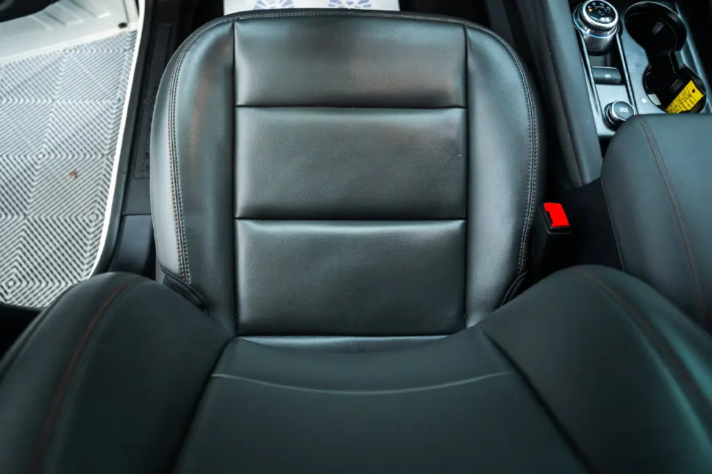 2025 Ford Explorer - $34,000