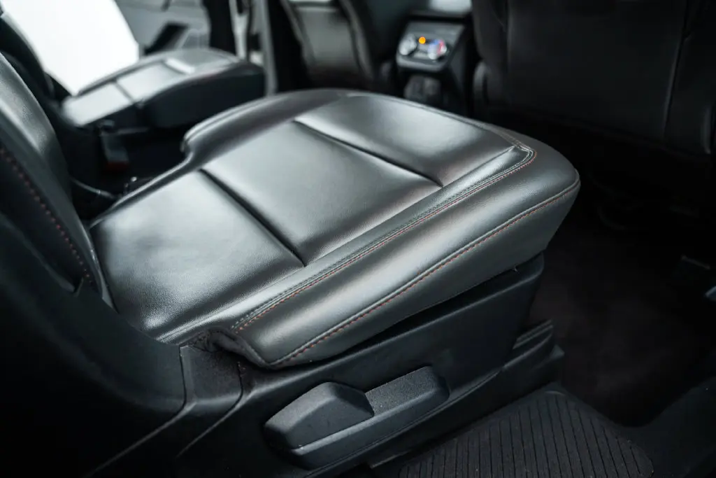 2025 Ford Explorer - $34,000