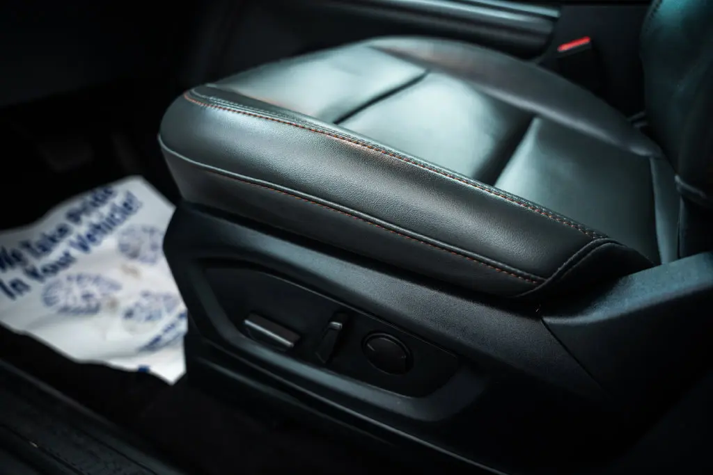 2025 Ford Explorer - $34,000