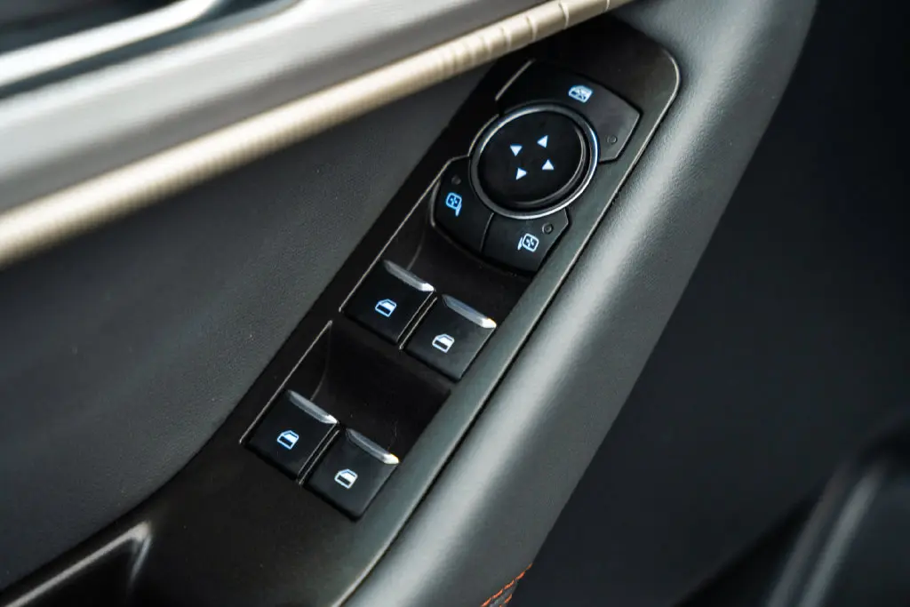 2025 Ford Explorer - $34,000