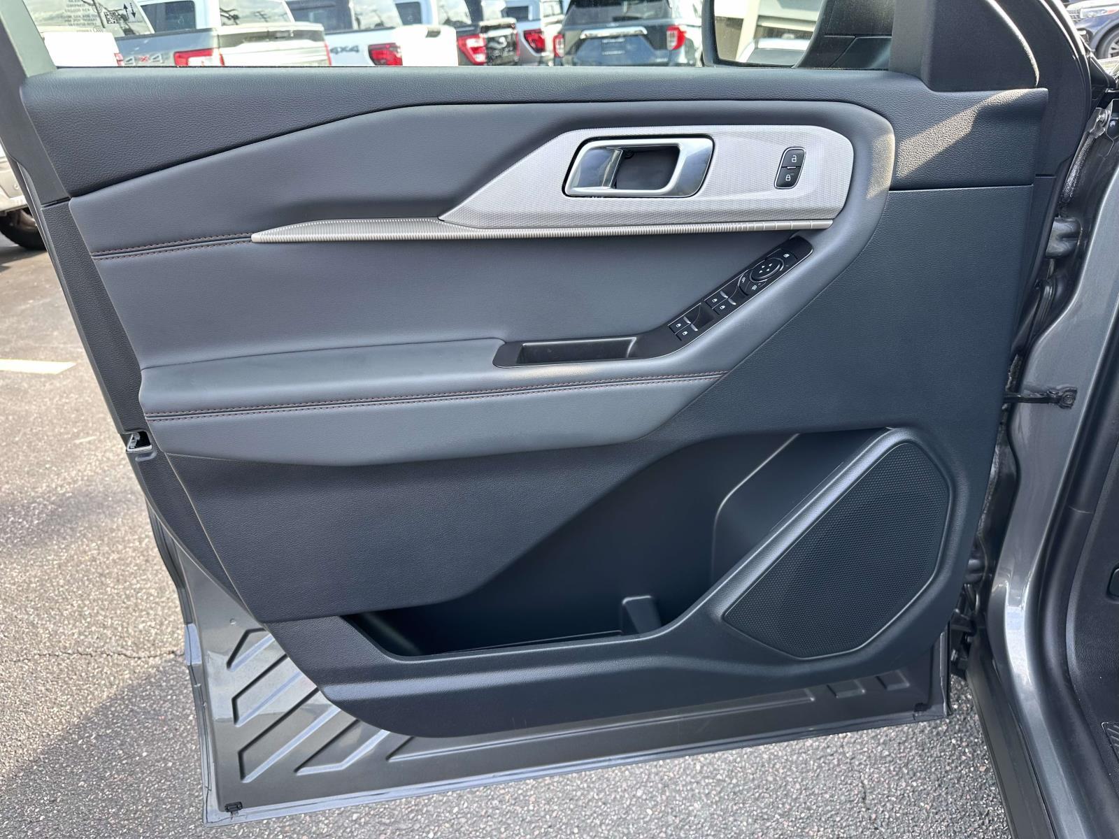 2026 Ford Explorer - $39,489
