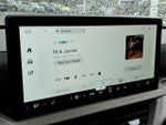 2025 Explorer Thumbnail 17