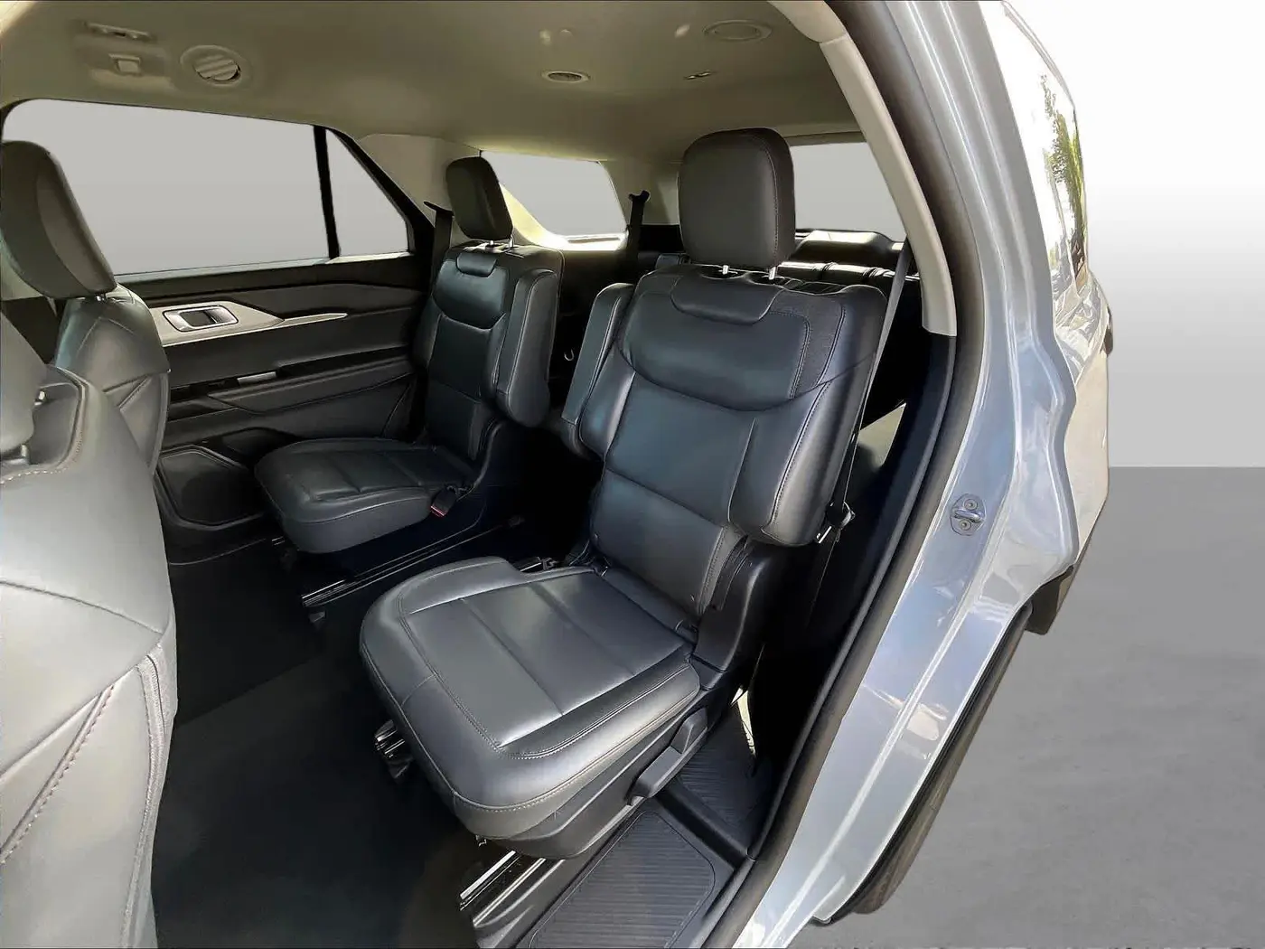2026 Ford Explorer - $43,977