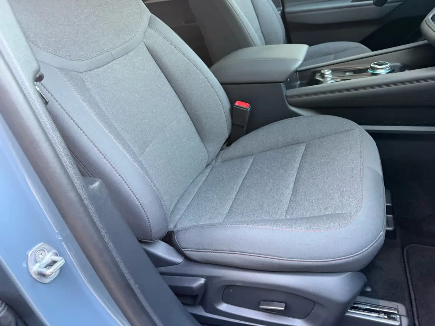 2025 Ford Explorer - $35,900