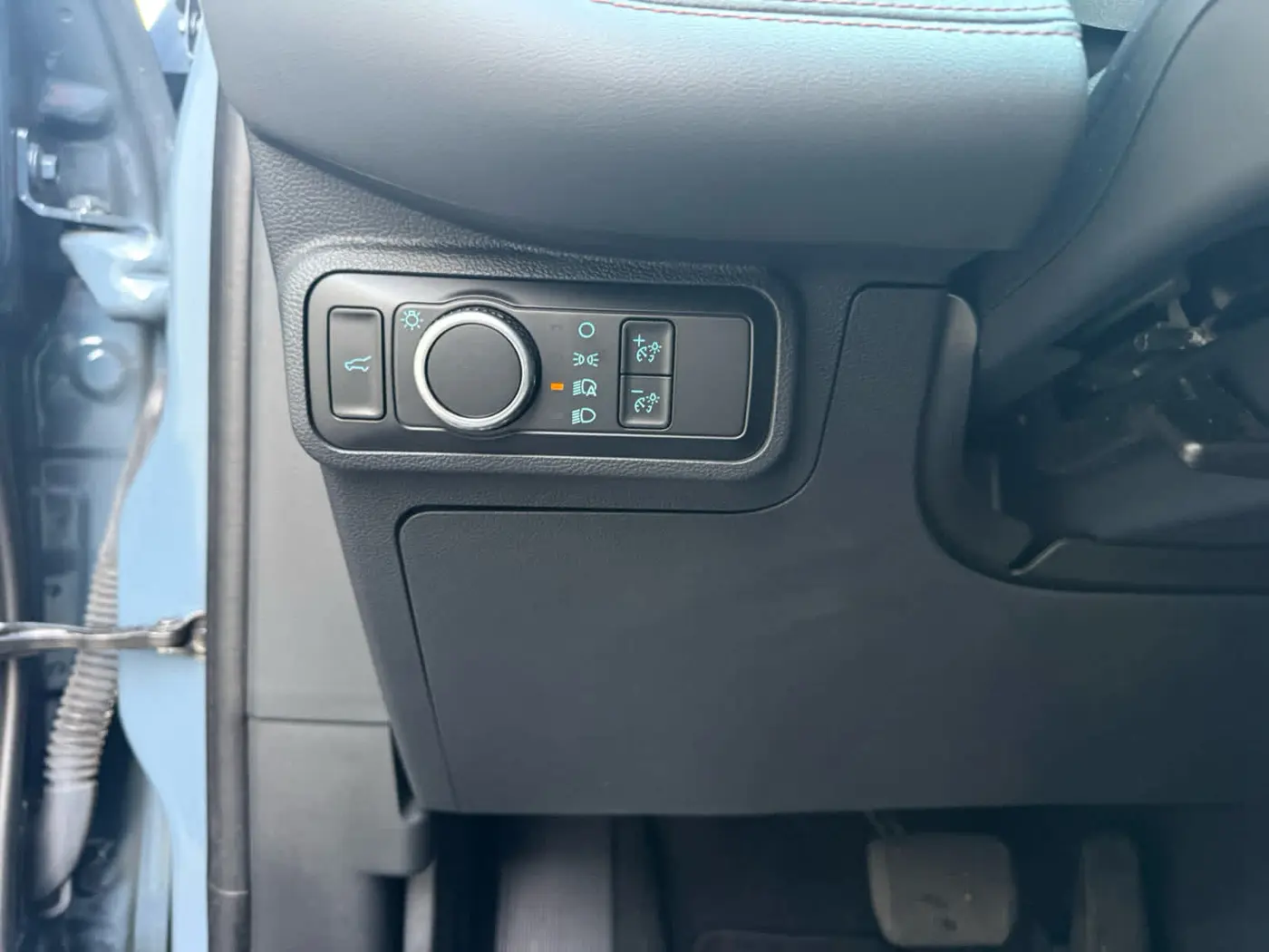 2025 Ford Explorer - $35,900