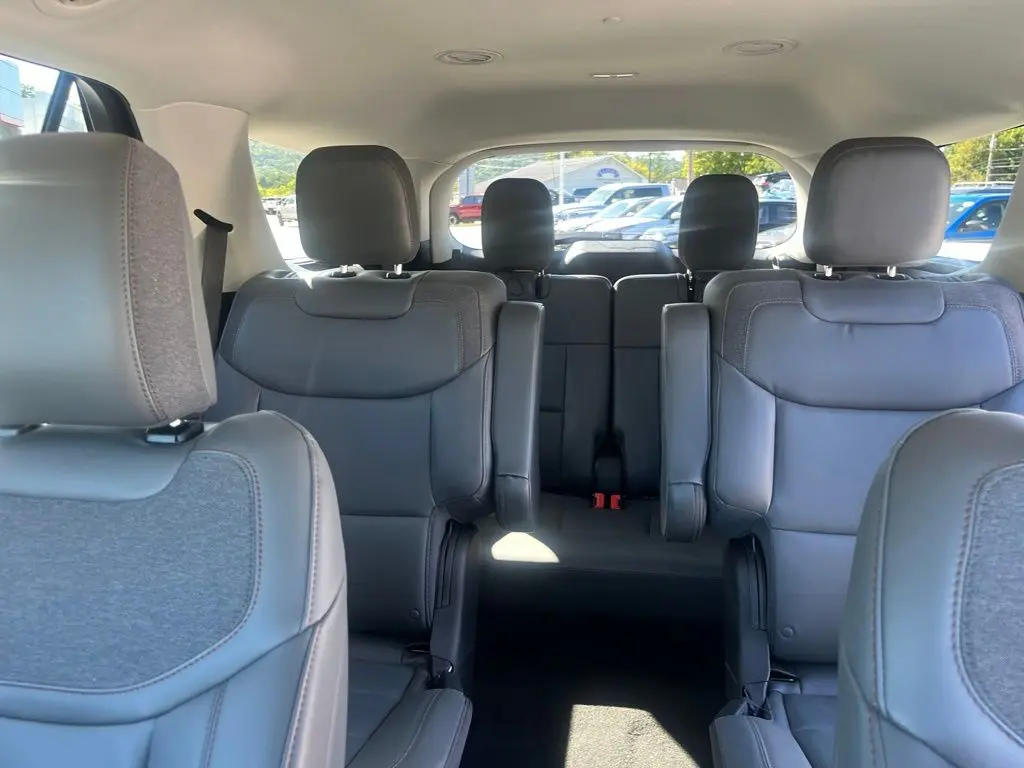 2025 Ford Explorer - $36,258