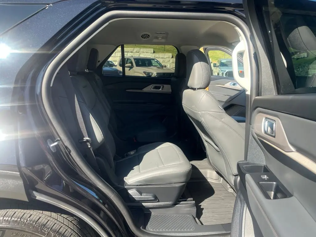 2025 Ford Explorer - $36,258