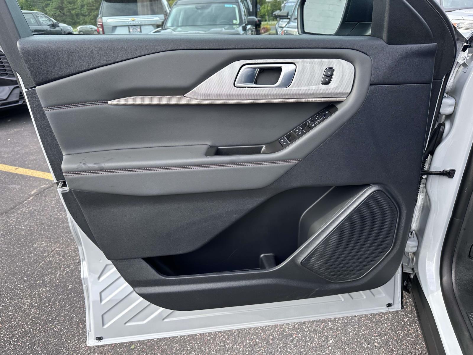 2026 Ford Explorer - $39,489