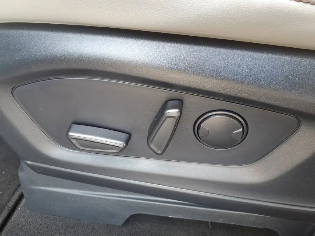 2026 Ford Explorer - $42,750