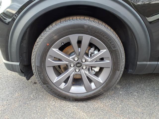 2025 Ford Explorer - $41,995