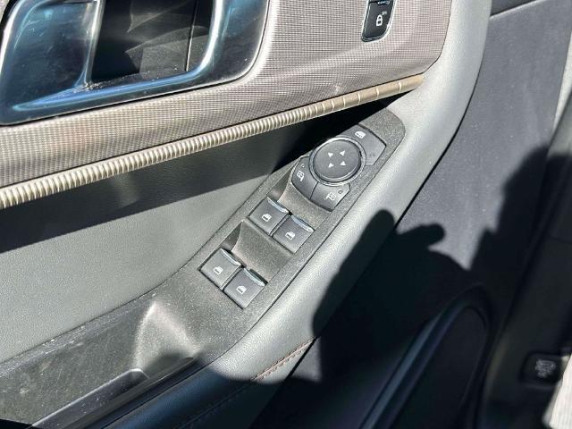 2025 Ford Explorer - $32,998