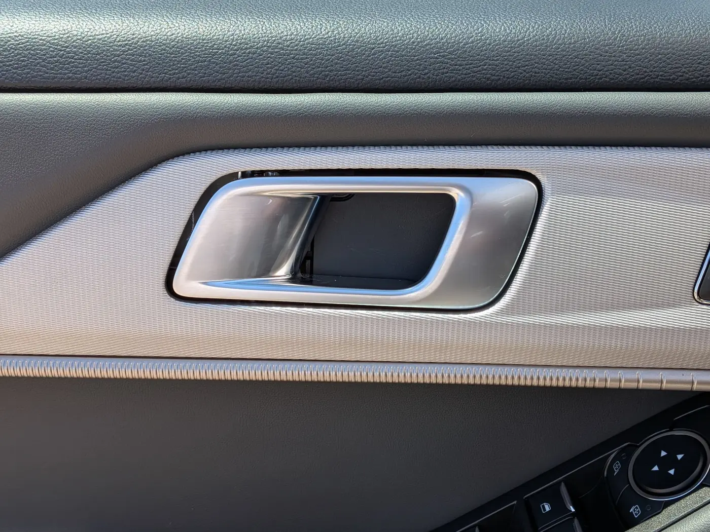 2025 Ford Explorer - $39,997