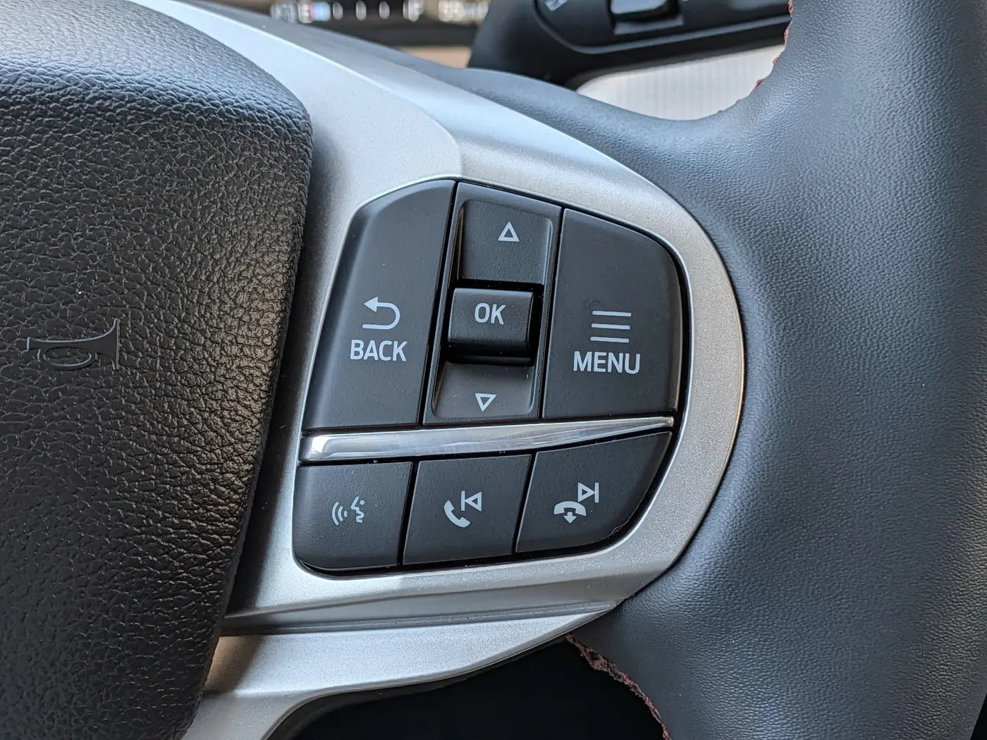 2025 Ford Explorer - $39,997