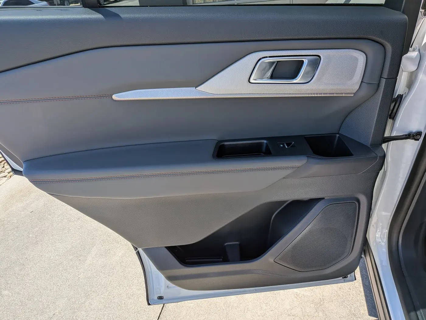 2025 Ford Explorer - $39,997