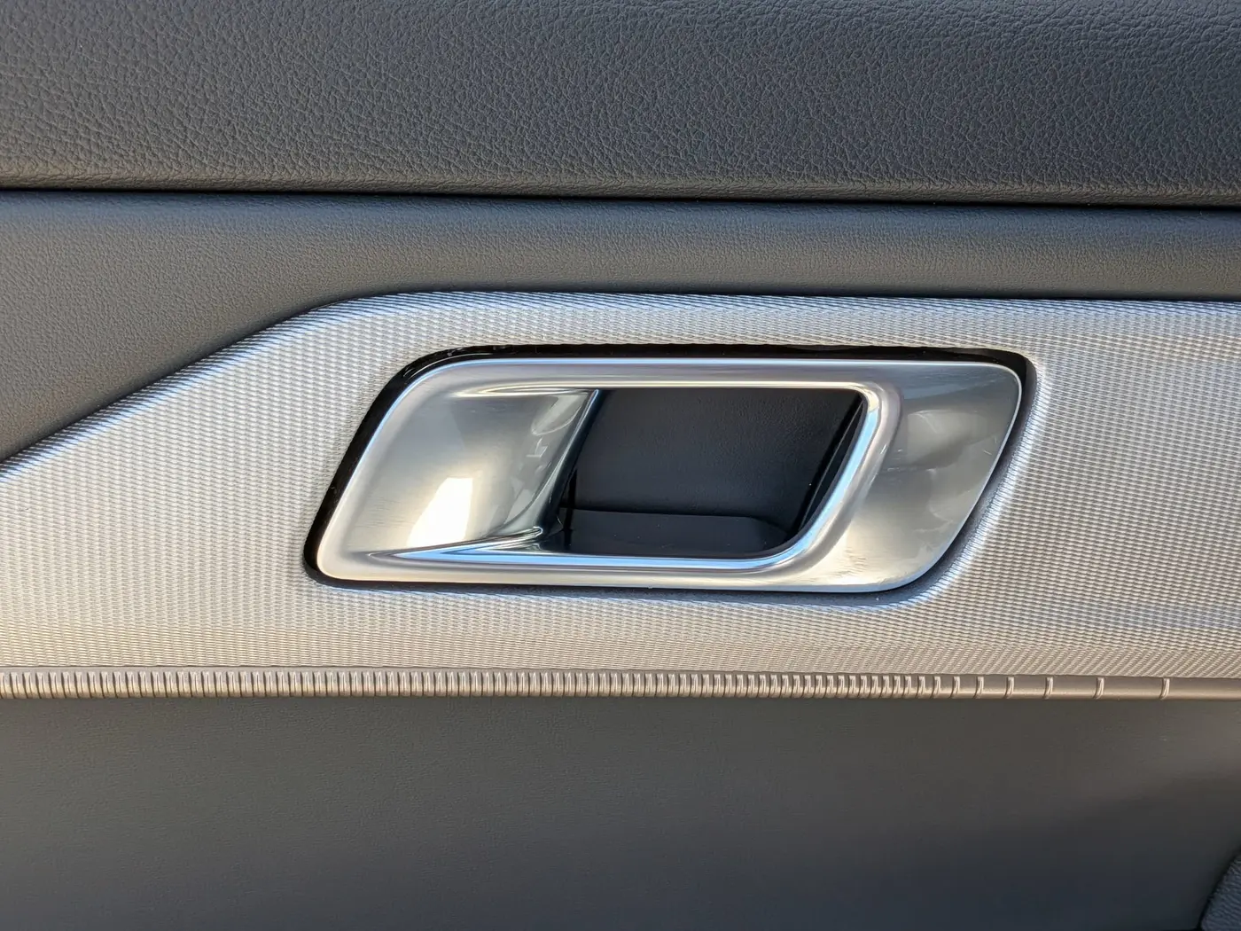 2025 Ford Explorer - $39,997