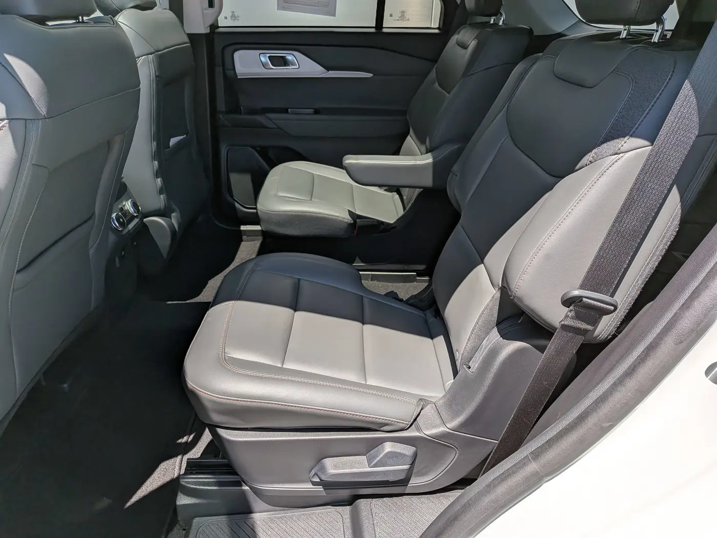 2025 Ford Explorer - $39,997