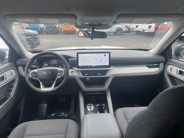 2025 Ford Explorer Active — photo 1 of 24