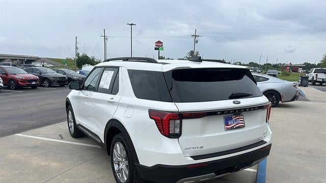 2025 Ford Explorer Active
