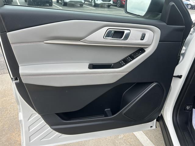 2025 Ford Explorer - $38,000