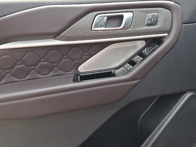 2025 Ford Explorer - $41,998
