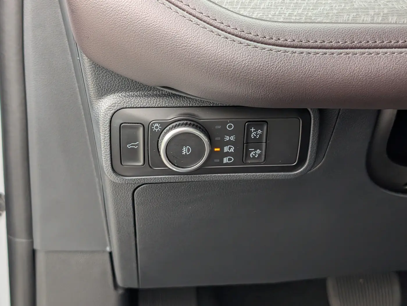 2025 Ford Explorer - $43,500