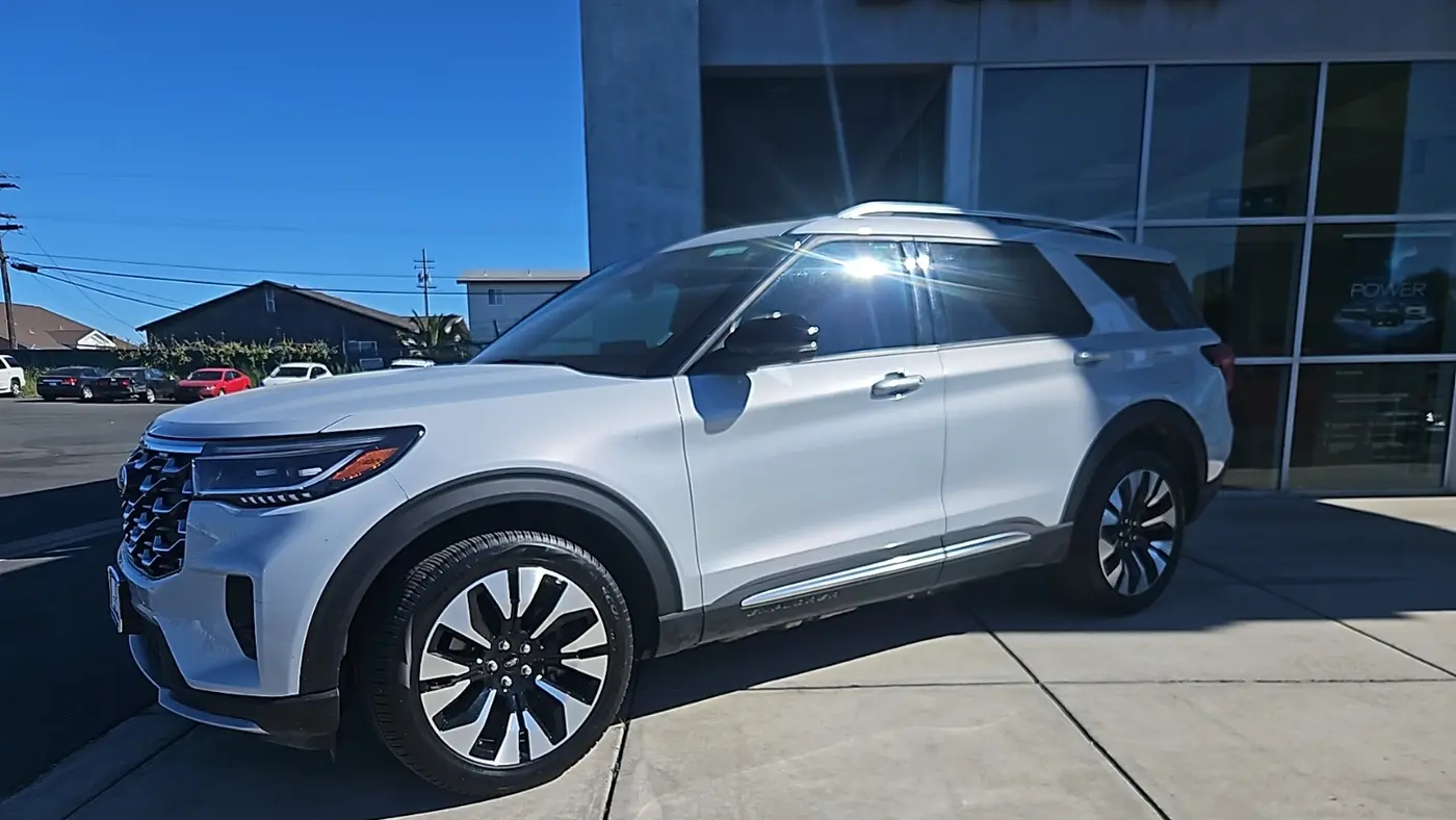 2025 Ford Explorer Platinum