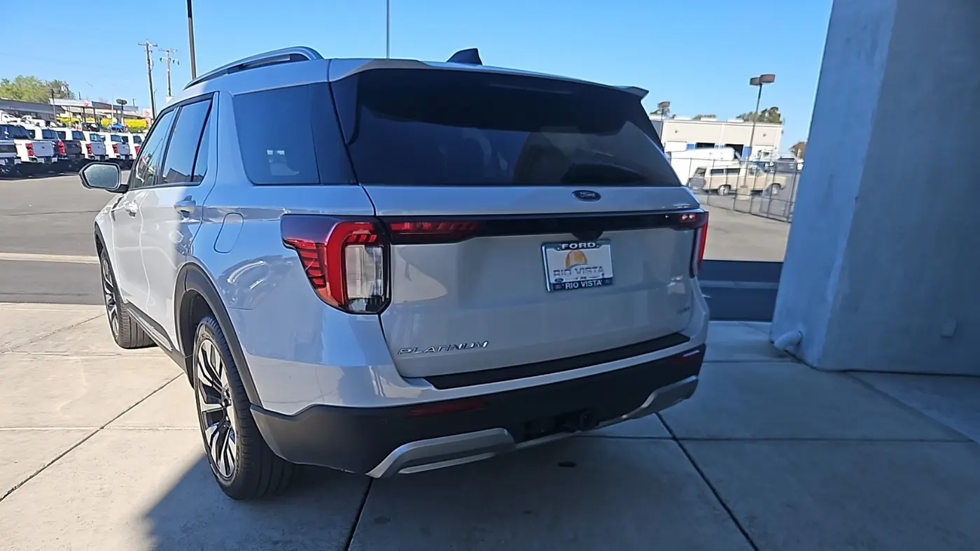 2025 Ford Explorer Platinum