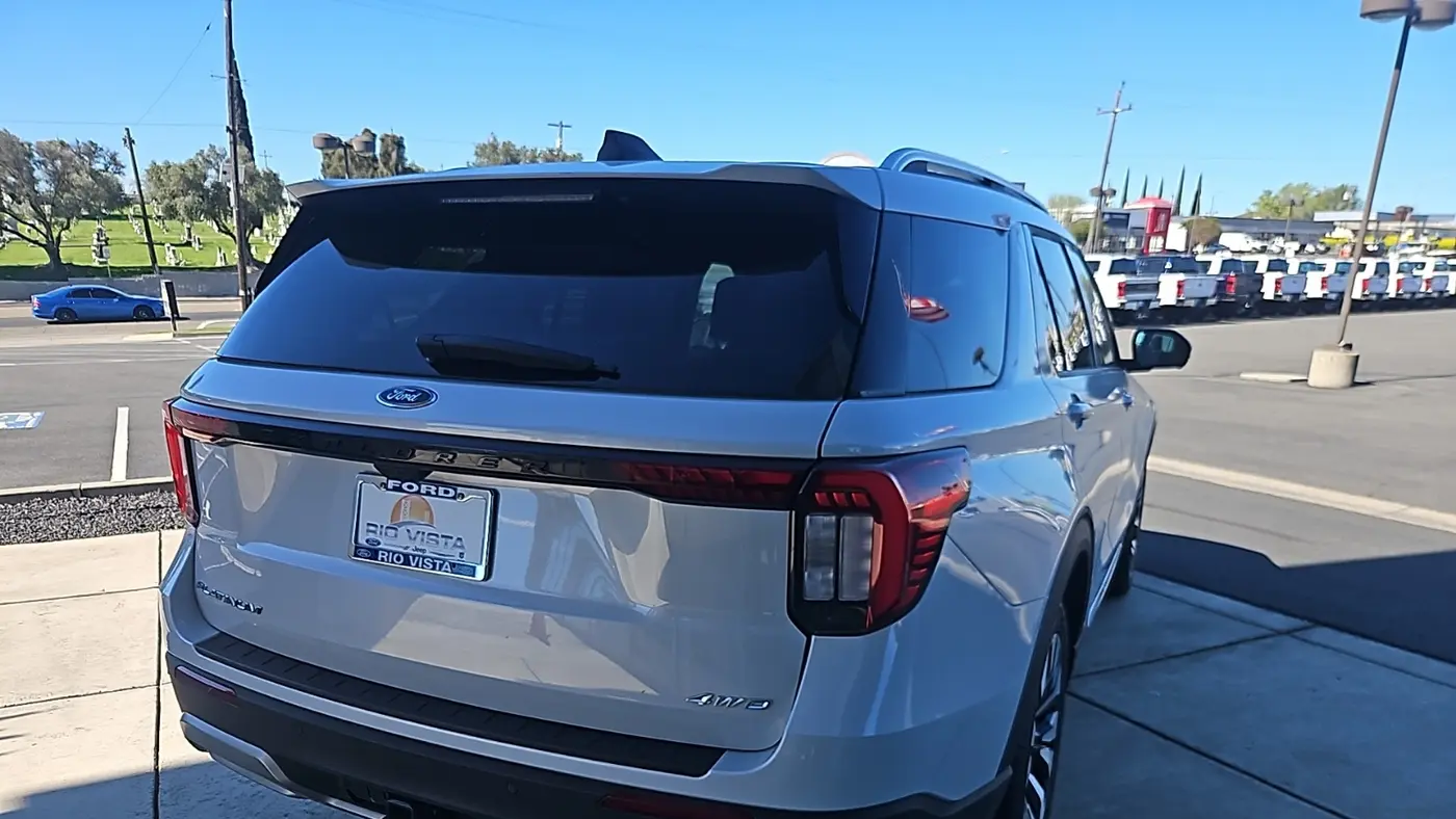 2025 Ford Explorer Platinum